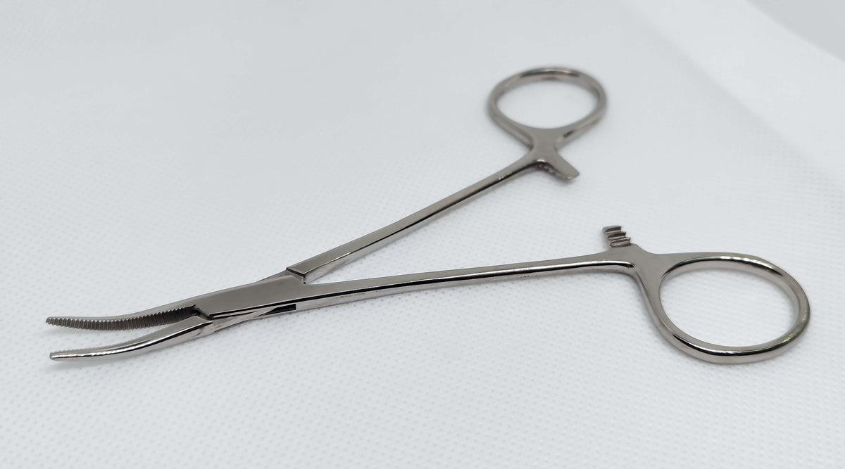 Stainless Steel Halsted Mosquito Forceps Curved Delicate, 5 3/4" (145mm) long