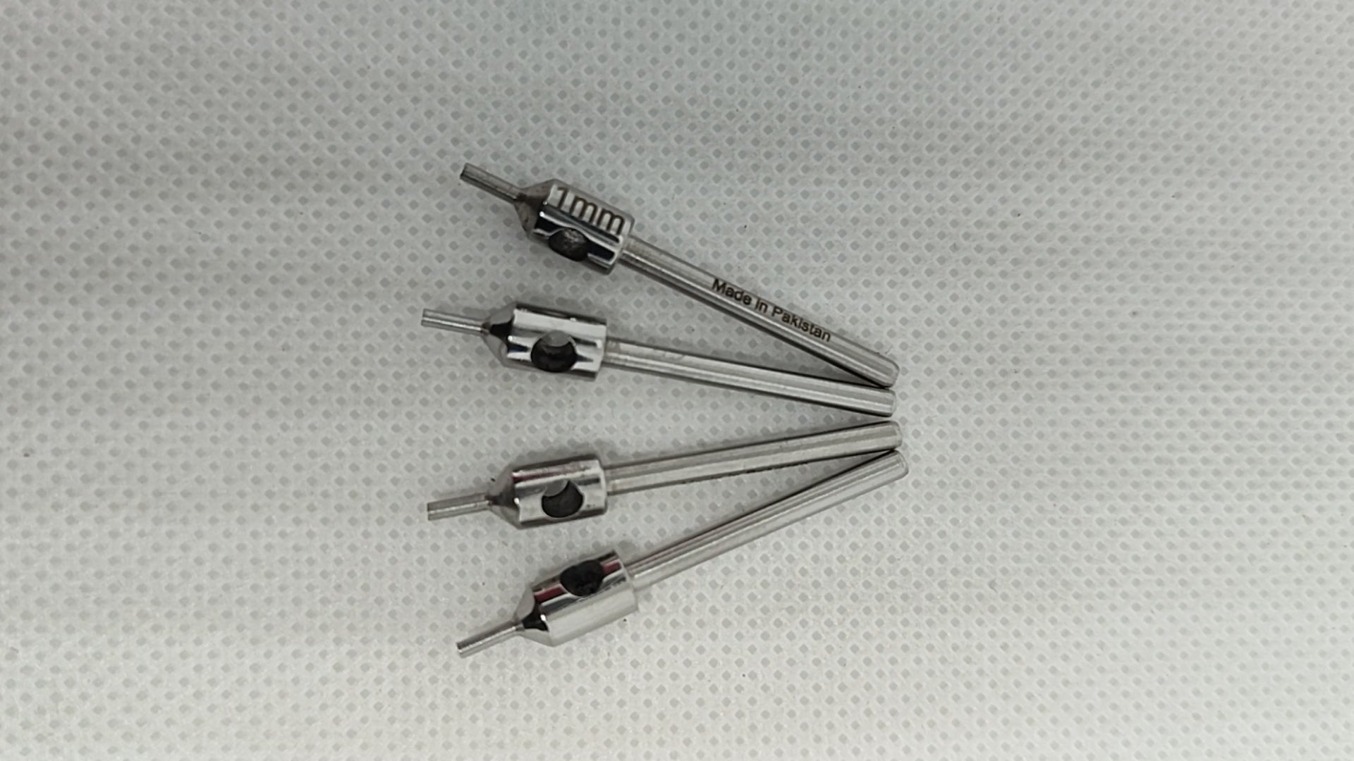 Fue Punches for Hair Transplant Surgeries Sizes Available 0.7mmm, 0.8mm, 0.85mm, 0.9mm, 0.95mm and 1.0mm & 1.1mm Plain and Serrated