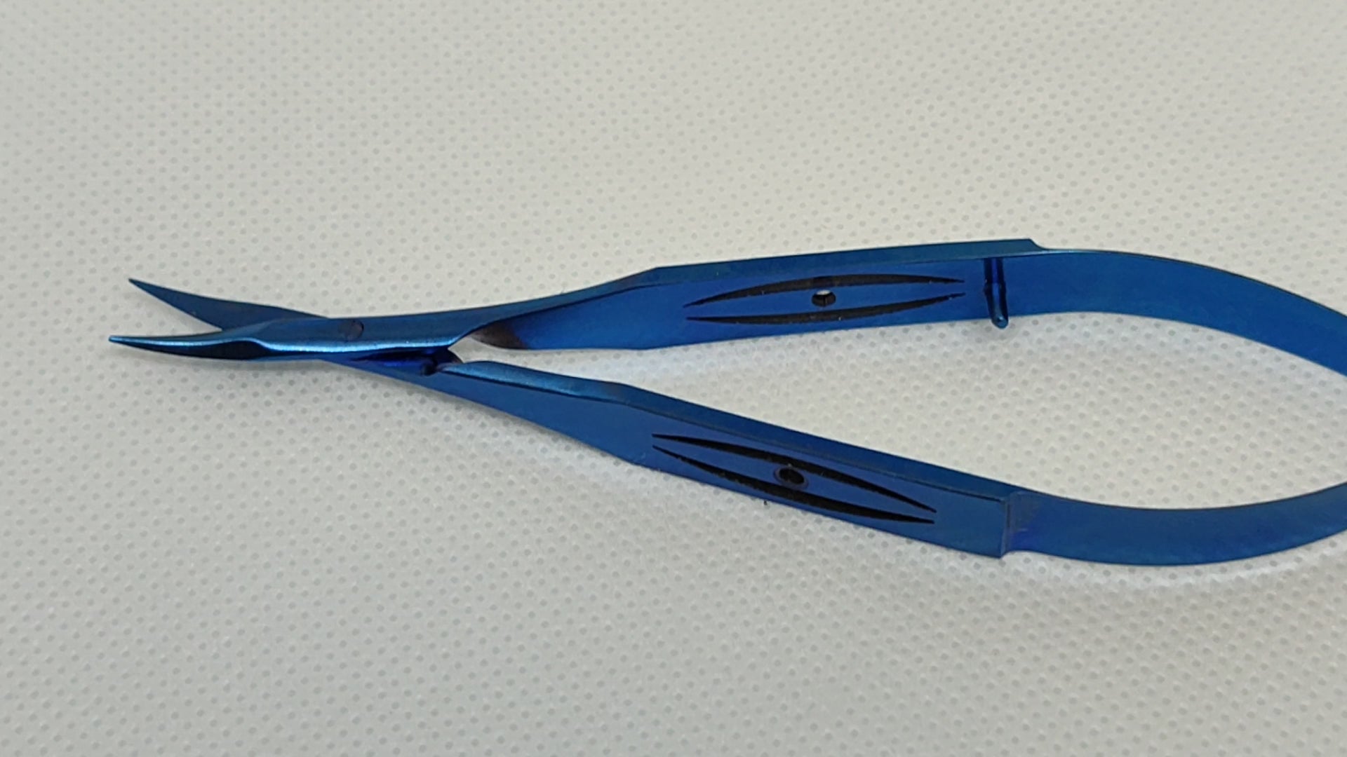 Titanium Ophthalmic Westcott Scissors Curved 115mm, 15mm Blade Blunt tips