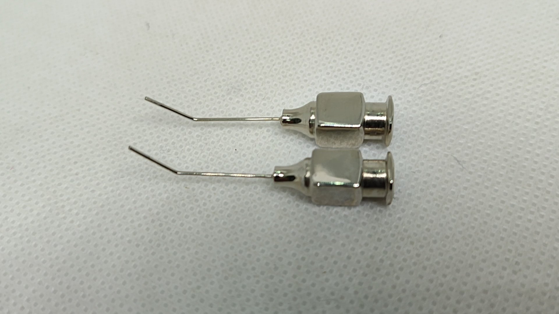 Ophthalmic Hydrodissection Cannula with very blunted flattened tip 25G, 27G